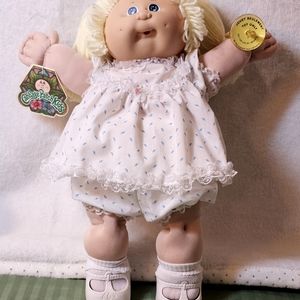 1982 Mint Cabbage Patch Doll with tag and Pacifier.